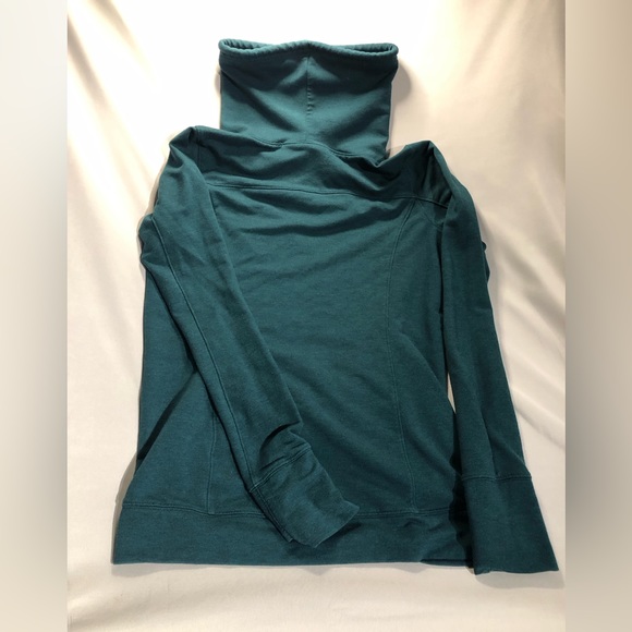 Woman’s under amour fleece hunter green slouchy neck sweater w/drawstring sizeXS - Picture 4 of 5